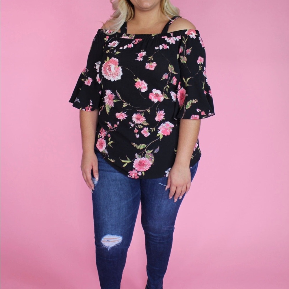 🌸 ADORE ME FLORAL TOP - PLUS SIZE 🌸